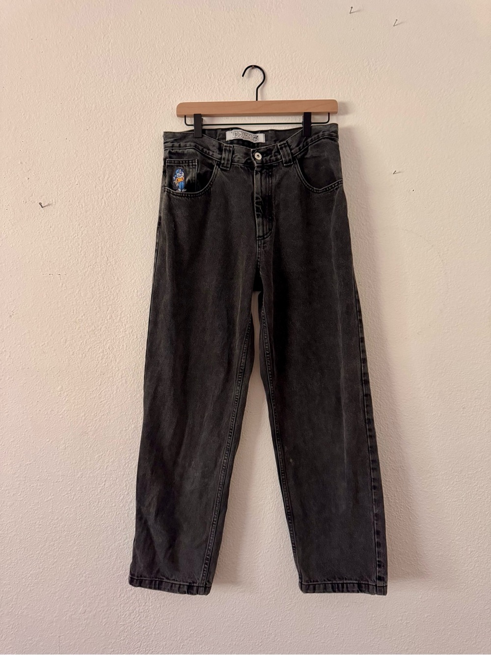 ’93 Denim Vintage-Style Washed Black Baggy Jeans – Embroidered Pocket